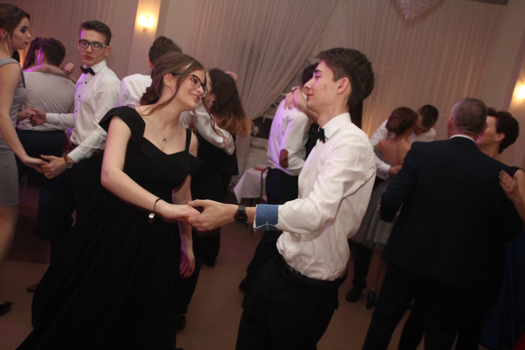 Tak maturzyści z LO szaleli na parkiecie FILM i ZDJĘCIA