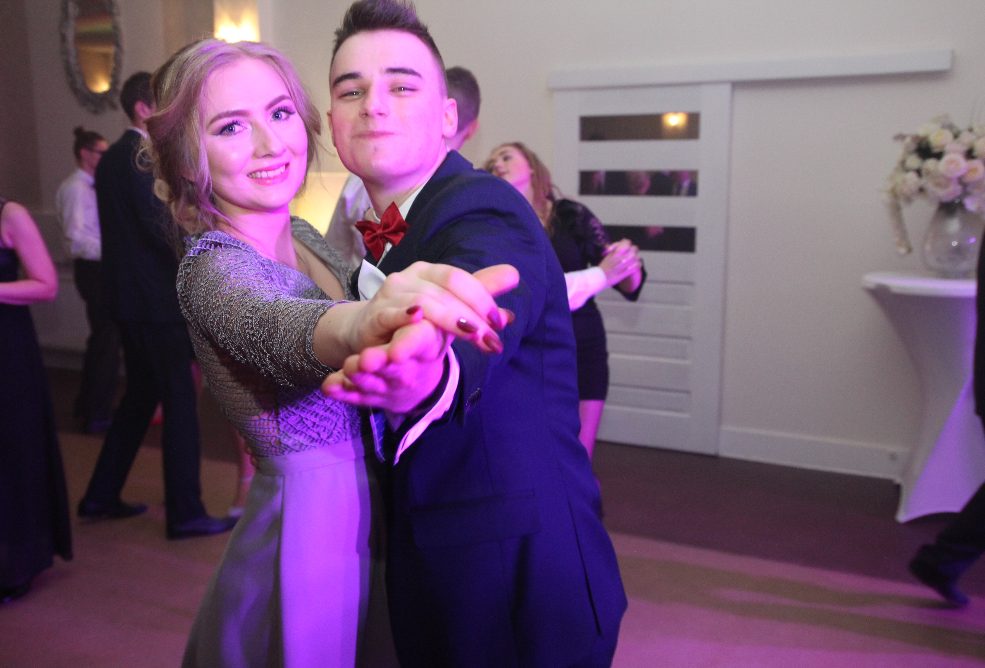 Tak maturzyści z LO szaleli na parkiecie FILM i ZDJĘCIA