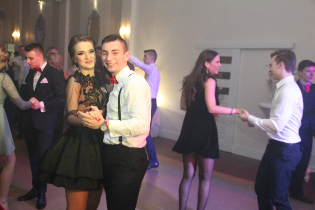 Tak maturzyści z LO szaleli na parkiecie FILM i ZDJĘCIA
