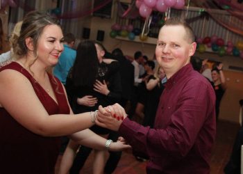 Kąpiel: Szkoła zaprosiła na bal FILM I ZDJĘCIA