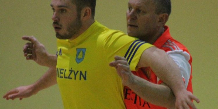 Ostatnia kolejka strzałkowskiej halówki