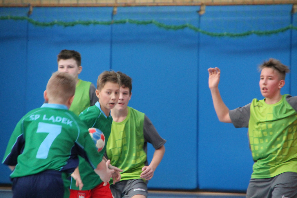 Jedna korona, jedenastu chętnych Zobacz zdjęcia