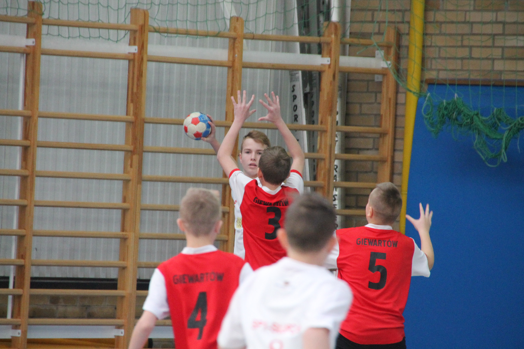 Jedna korona, jedenastu chętnych Zobacz zdjęcia