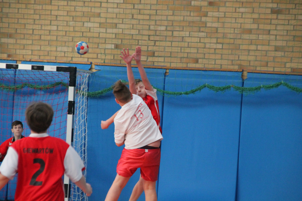 Jedna korona, jedenastu chętnych Zobacz zdjęcia