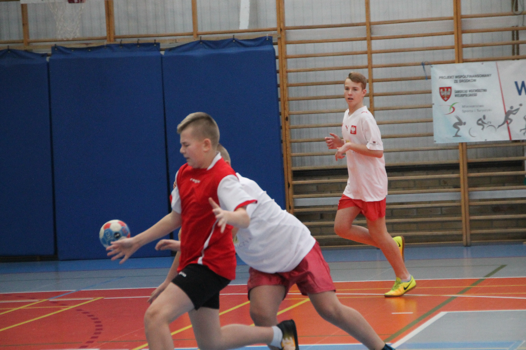 Jedna korona, jedenastu chętnych Zobacz zdjęcia