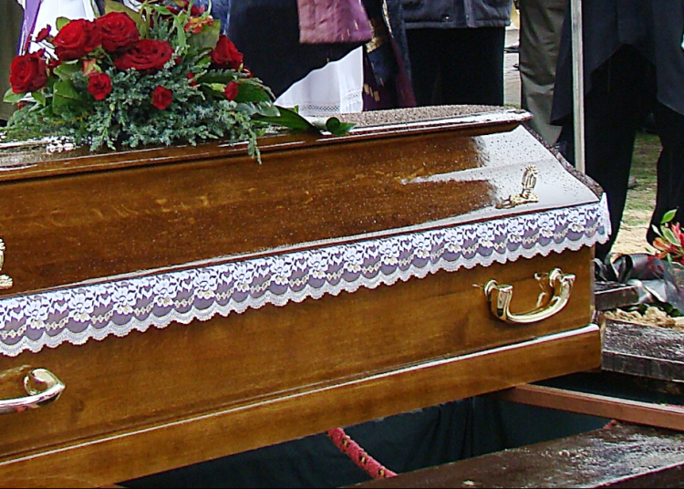 Tragedia na pogrzebie. Mężczyzna nie żyje