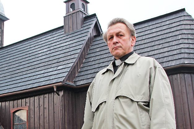 Gdzie trafia kasa z parafii?