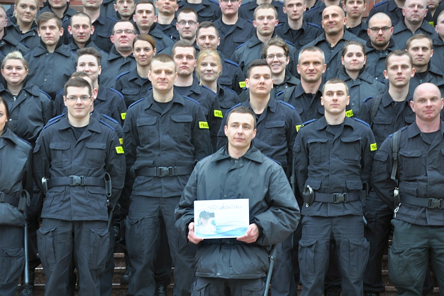 Piękny gest policjantów. Pomogą Julce