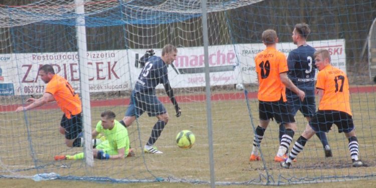 Ligowy falstart słupeckich seniorów