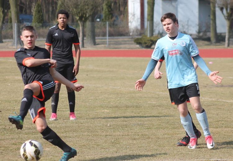 Na inaugurację wygrali tylko trampkarze