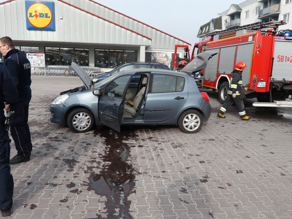 Pożar auta pod Lidlem
