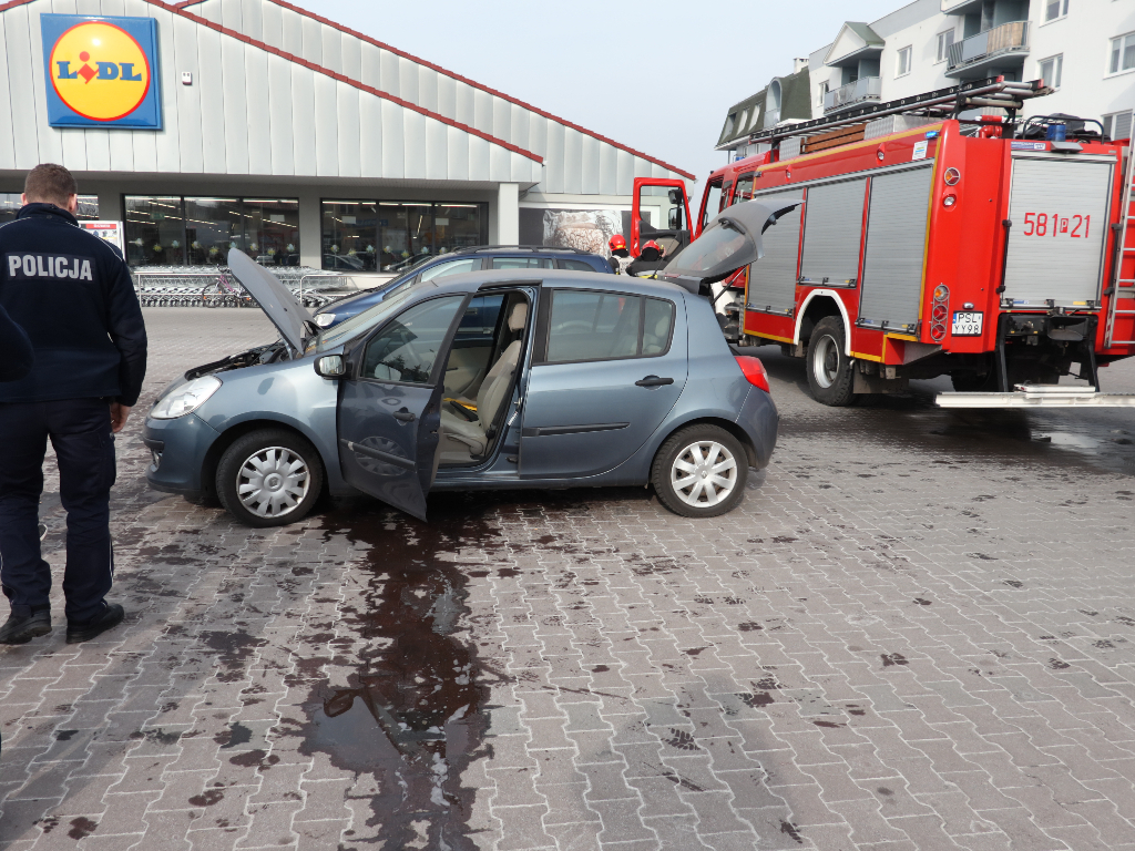 Pożar auta pod Lidlem