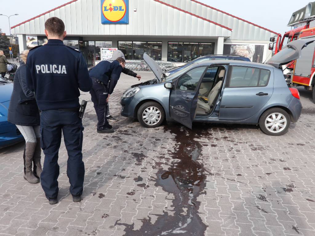 Pożar auta pod Lidlem