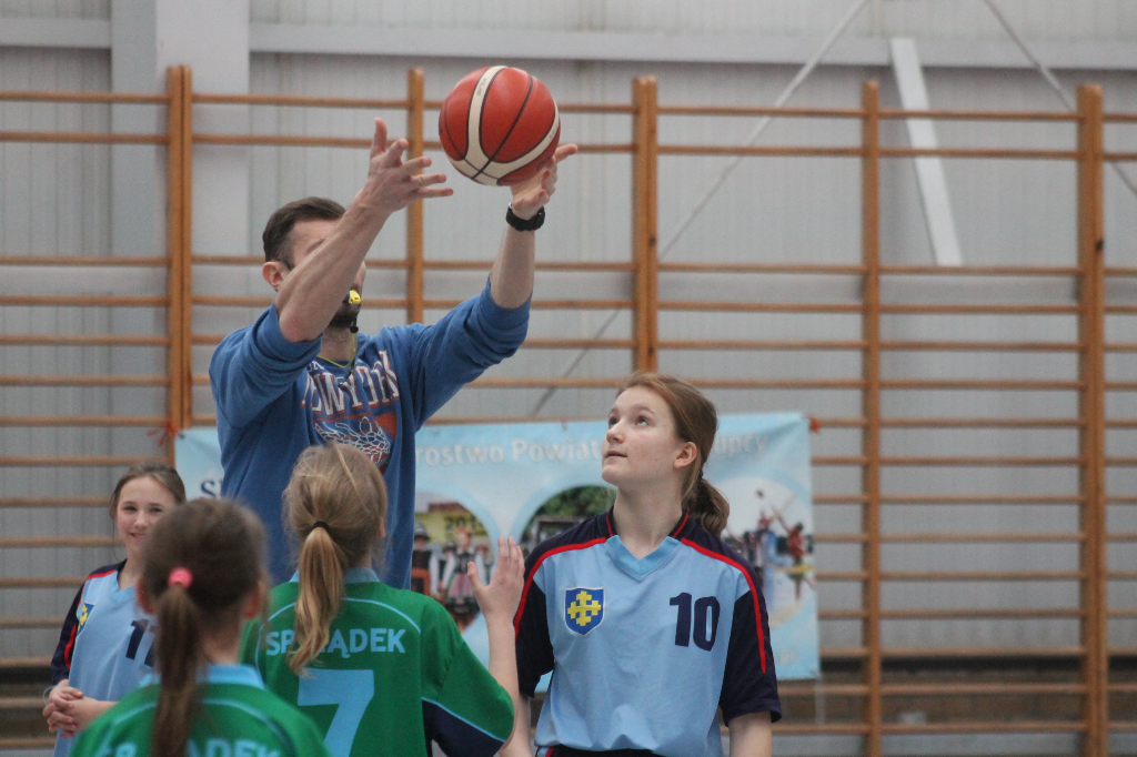 Trójka koszykarskim mistrzem powiatu FOTO