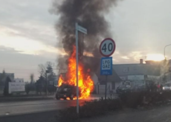 Auto doszczętnie spłonęło ZDJĘCIA