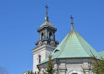 Ksiądz cytował dzieciom wulgaryzmy. Media piszą o skandalu