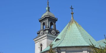 Ksiądz cytował dzieciom wulgaryzmy. Media piszą o skandalu