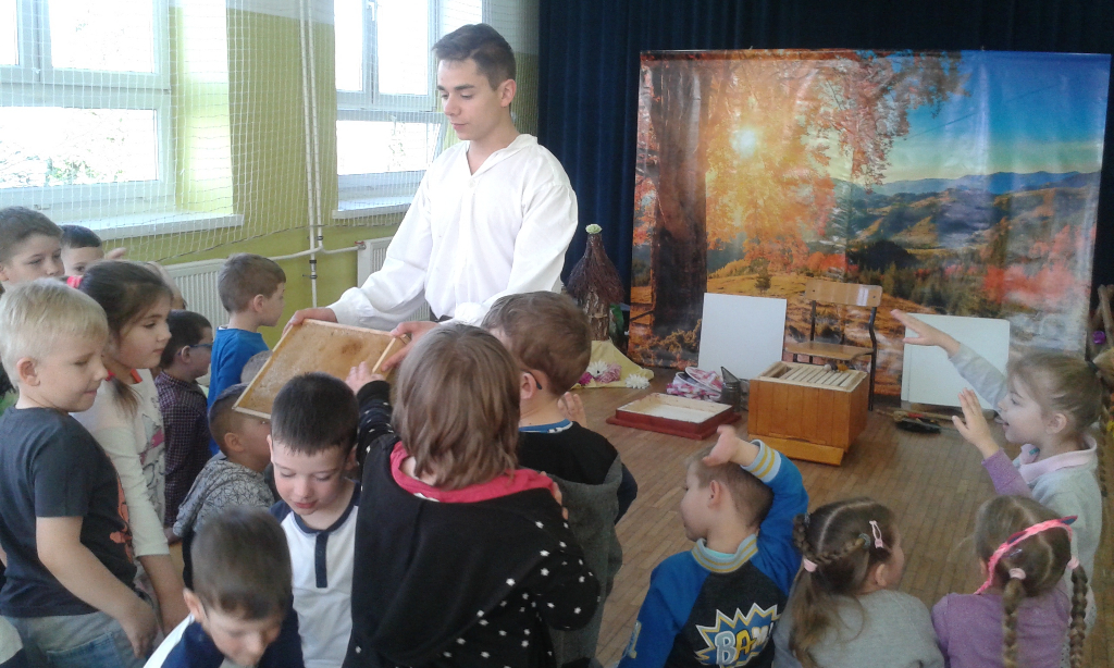 Spotkanie z pszczelarzem w Młodojewie