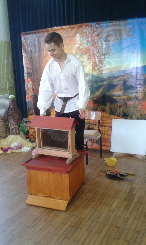 Spotkanie z pszczelarzem w Młodojewie