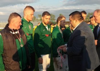 Nasi z Sokołem z pucharem okręgu