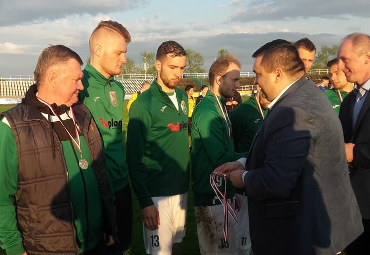 Nasi z Sokołem z pucharem okręgu