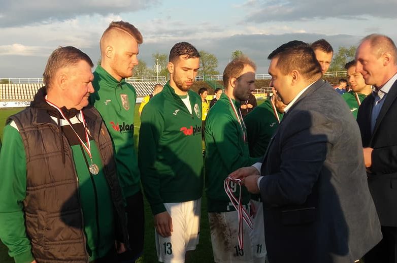 Nasi z Sokołem z pucharem okręgu