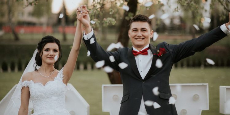 Daria i Adam. Życzymy samych pięknych chwil!