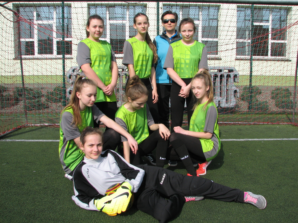 Kowalewo Opactwo w podwójnej koronie FOTO