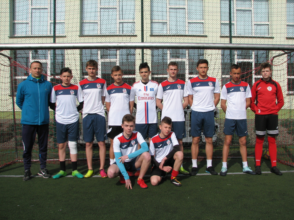 Kowalewo Opactwo w podwójnej koronie FOTO