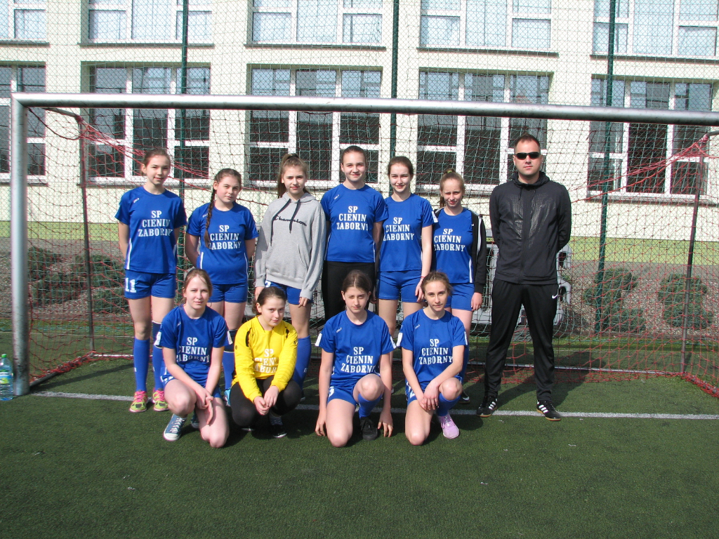 Kowalewo Opactwo w podwójnej koronie FOTO