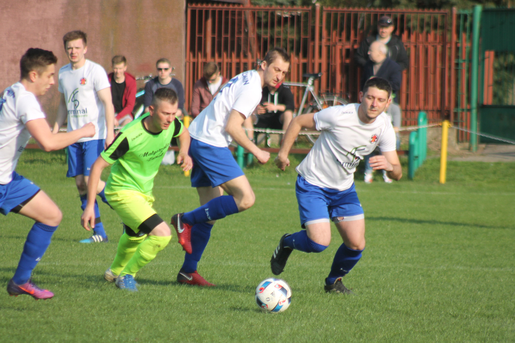 Sześć bramek, podział punktów FOTO