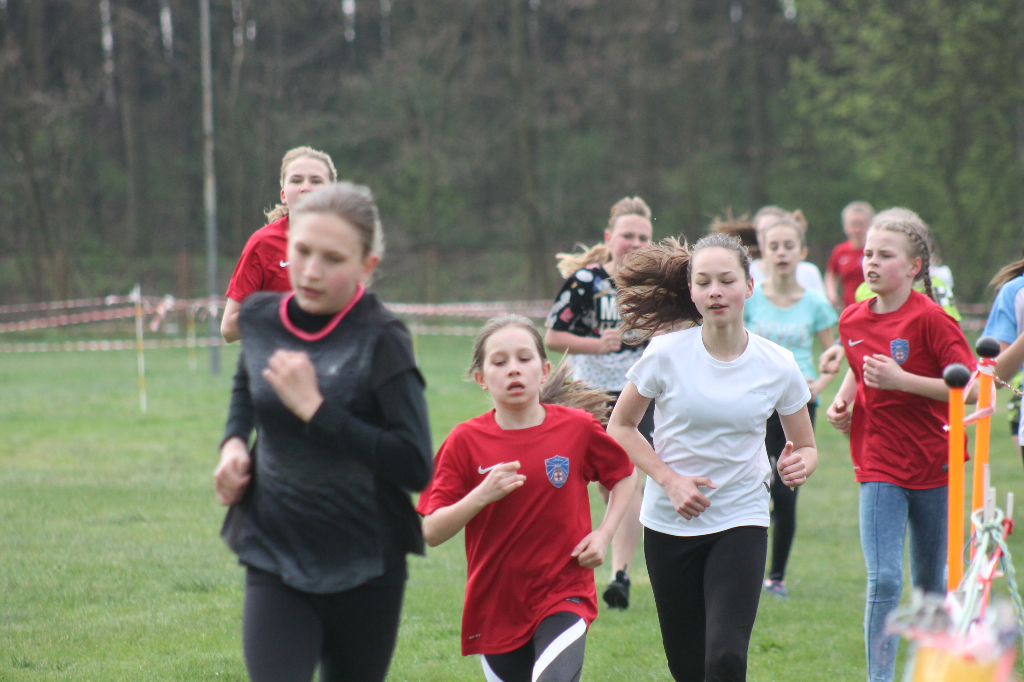 Przełajowe mistrzostwa powiatu ZDJĘCIA