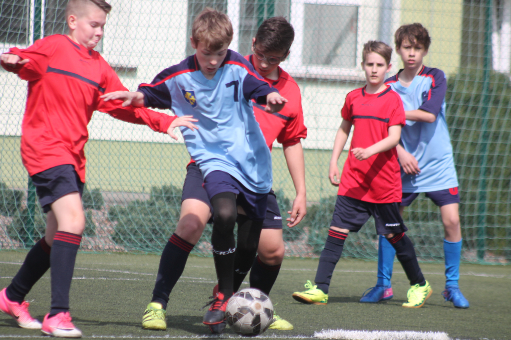 Trójka wygrywa powiatowy finał