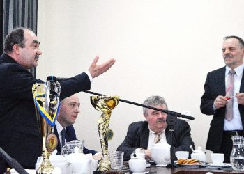 Przez funkcję burmistrza do szpitala?