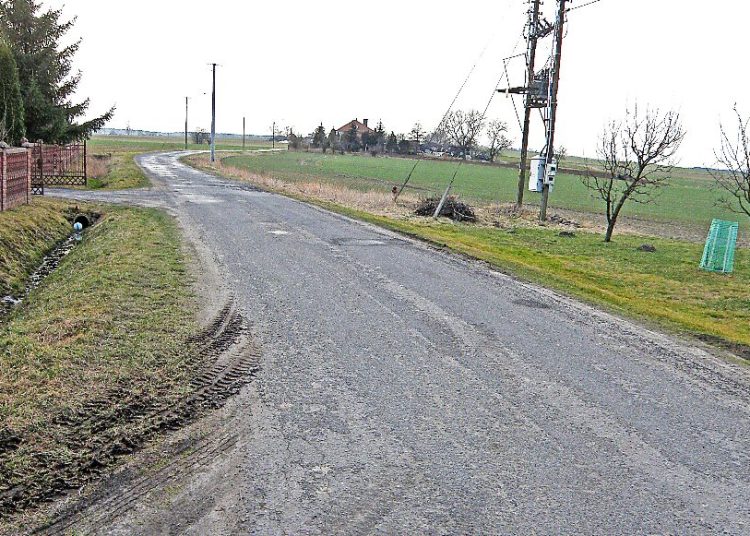 Zawirowania wokół drogi na Dąbrowej