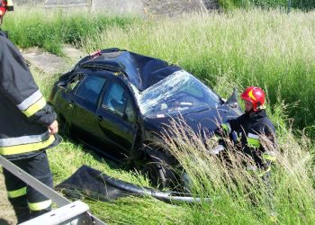 Zasnął za kierownicą, spowodował wypadek