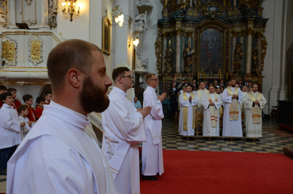 W Lądzie wyświęcono trzech księży