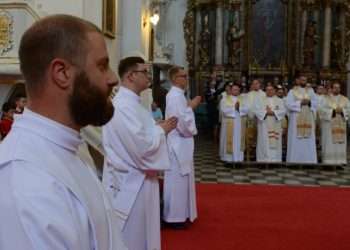 W Lądzie wyświęcono trzech księży