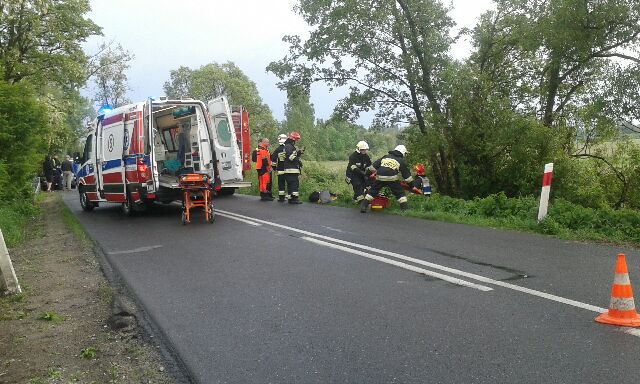 Kobieta w zaawansowanej ciąży ucierpiała w wypadku