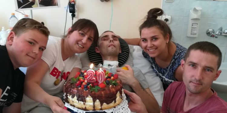 Uwięziony we własnym ciele. Walczy o powrót do zdrowia