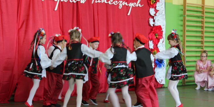 Przegląd Ludowych Zespołów Amatorskich w Cieninie