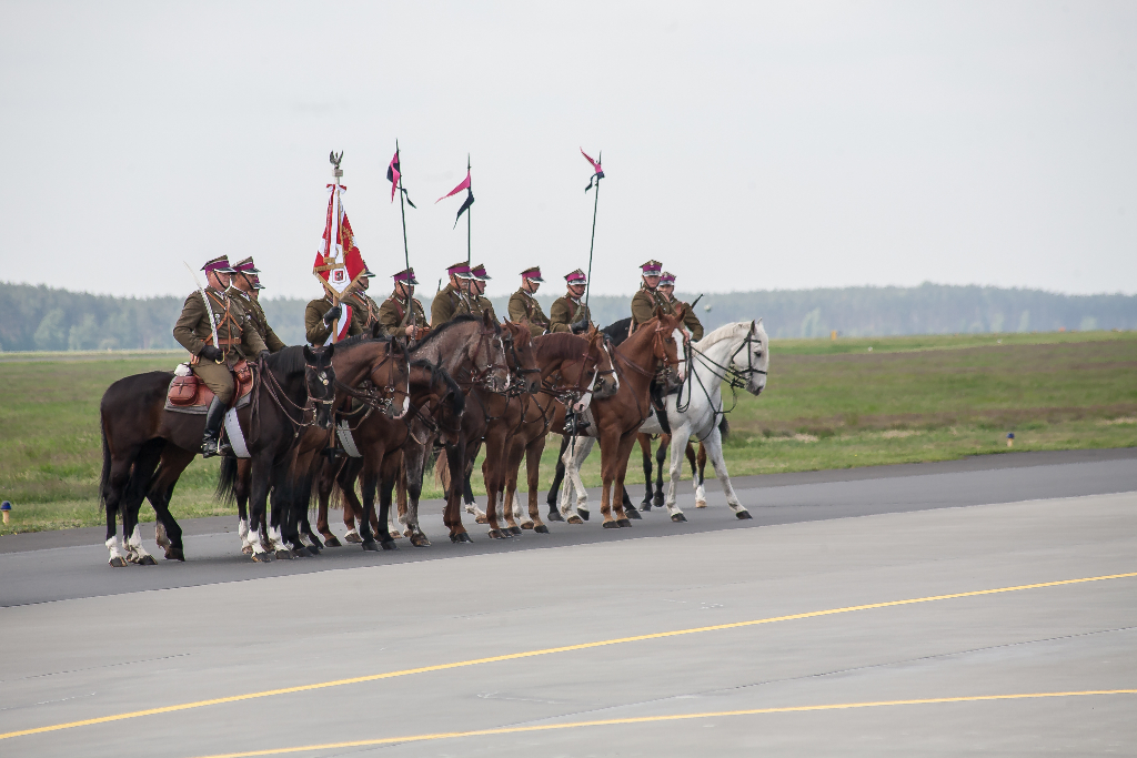 Święto na lotnisku. Zobacz zdjęcia