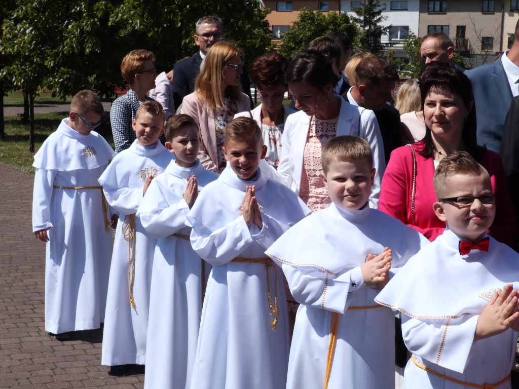 Komunia w Kozalu. Dziś świętuje III c ZDJĘCIA
