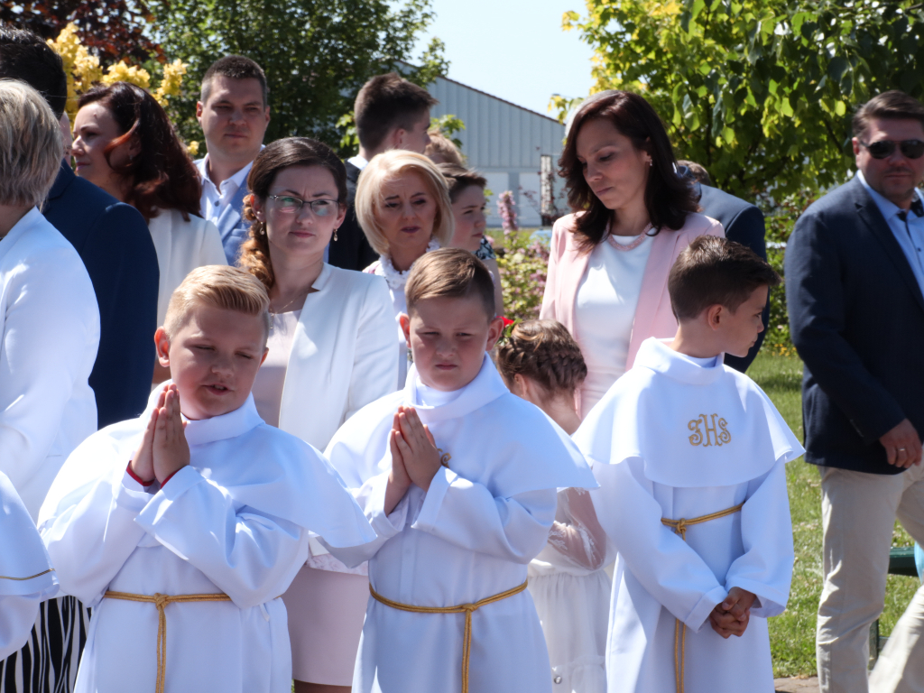 Komunia w Kozalu. Dziś świętuje III c ZDJĘCIA