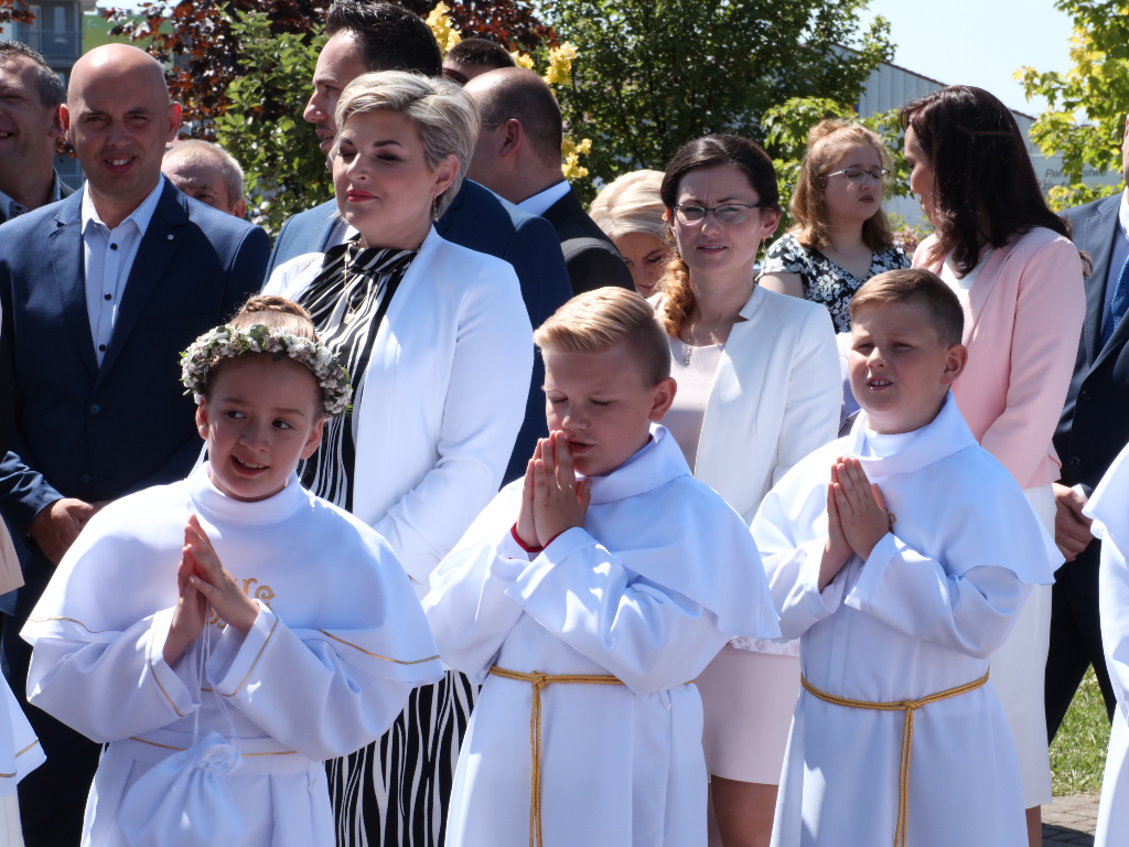 Komunia w Kozalu. Dziś świętuje III c ZDJĘCIA