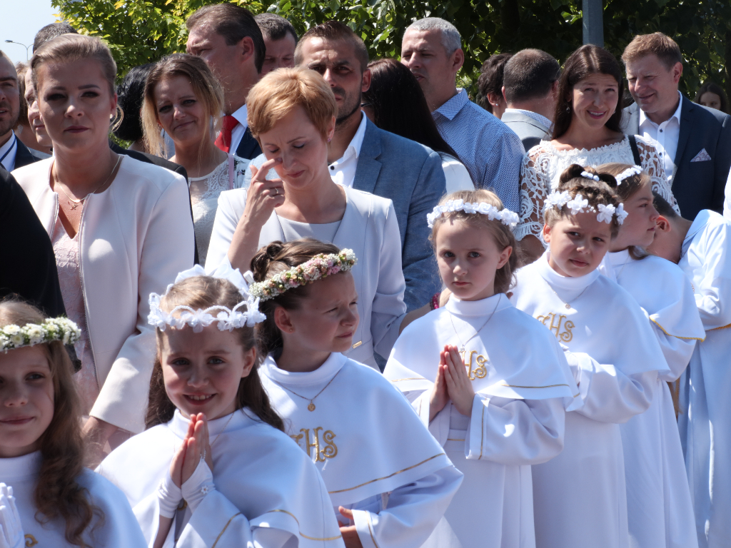 Komunia w Kozalu. Klasa III d ZDJĘCIA