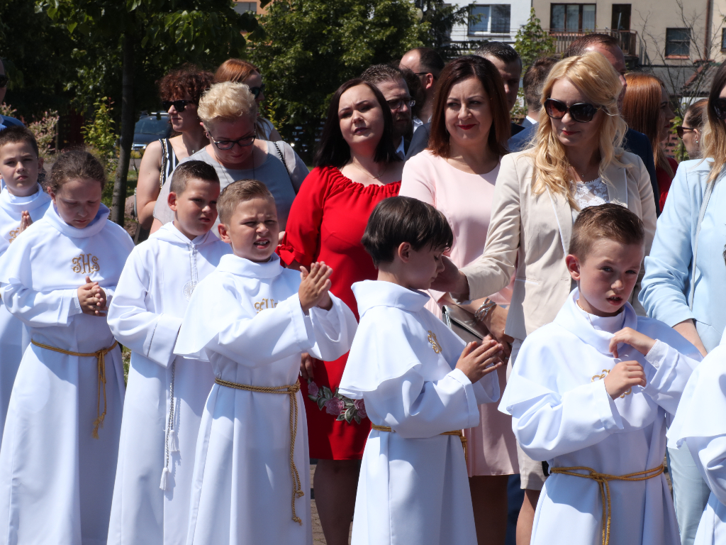 Komunia w Kozalu. Klasa III d ZDJĘCIA