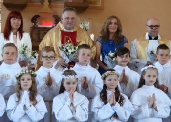 Komunia w Kozalu. Klasa III d ZDJĘCIA