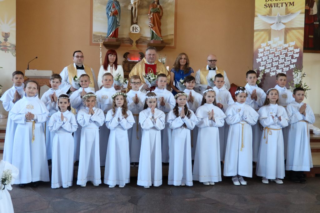 Komunia w Kozalu. Klasa III d ZDJĘCIA
