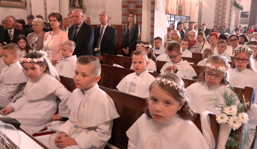 Komunia w Wawrzyńcu ZDJĘCIA